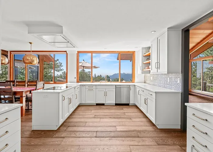 Mtn House W/ Stunning Views, Sauna, Hottub, Trails